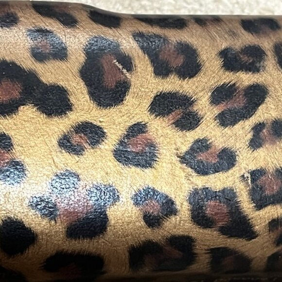 GUESS Designer Leopard Print Case for Eyeglasses - Picture 7 of 11